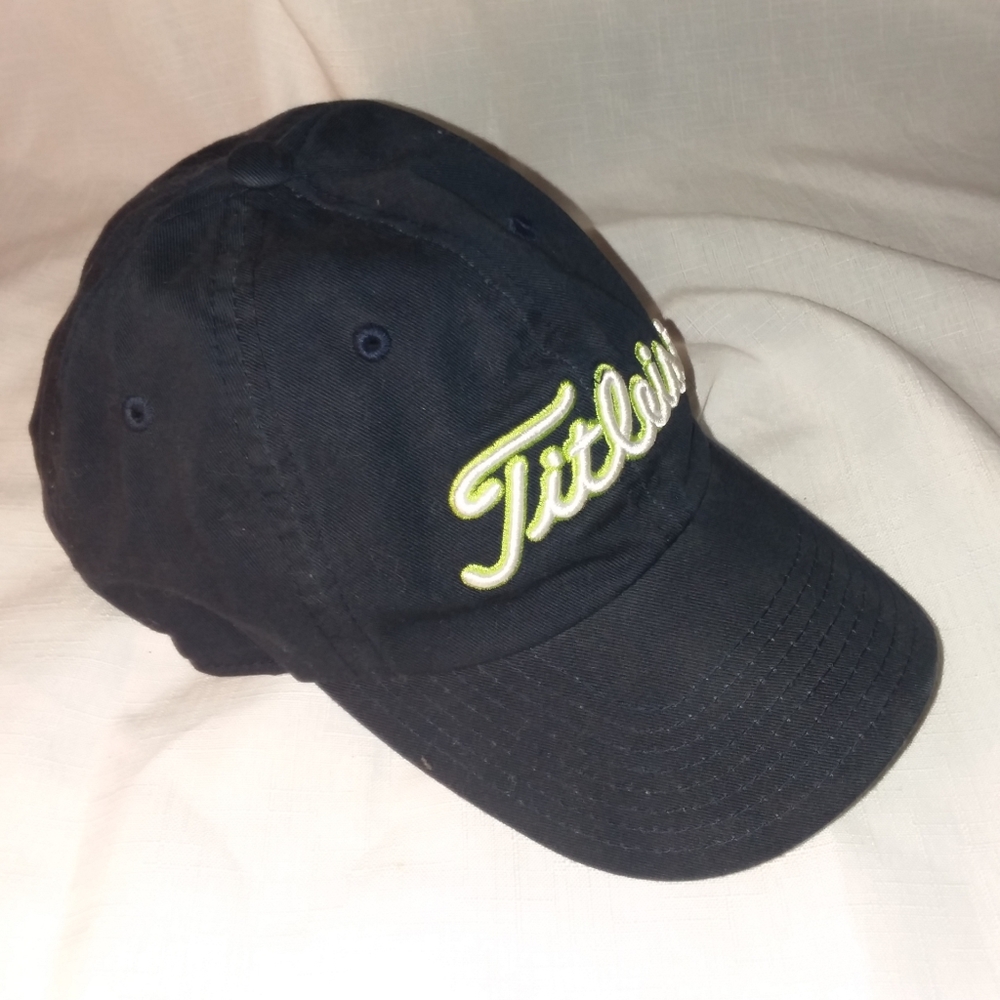 Titleist 156 Golf Baseball Cap Cotton Embroidered Dark Blue Strap Back Hat OSFM